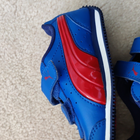 Blue kids Puma runners (lights up) - Picture 3 of 5